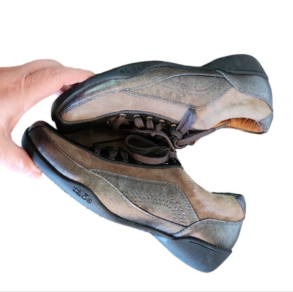 Taos Steady Lace Up Walking Sneaker Suede and Metallic Leather Size 7 - Picture 4 of 9